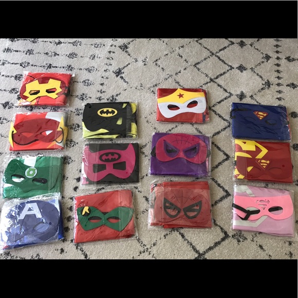 🎁🎉 Wonder Woman Cape + Mask Set - Picture 3 of 3